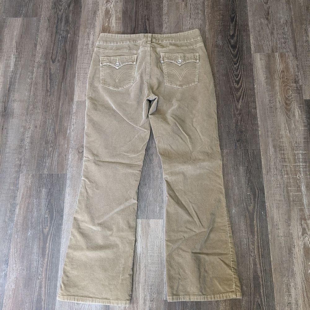 Levi's Women's Tan Corduroy Bootcut Pants. Size 14. - Picture 3 of 5
